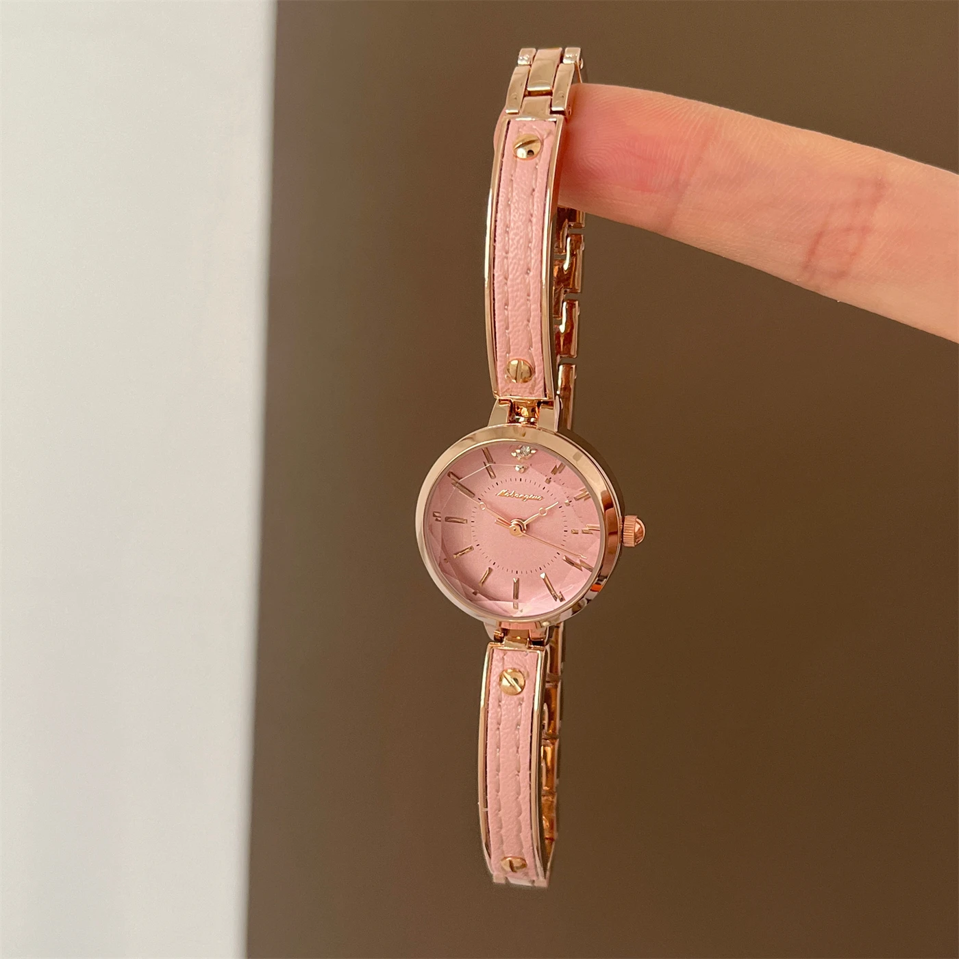 2026 new luxury niche watch female fashion high value ladies watch temperament Joker student watches
2026 new luxury niche watch female fashion high value ladies watch temperament Joker student watches