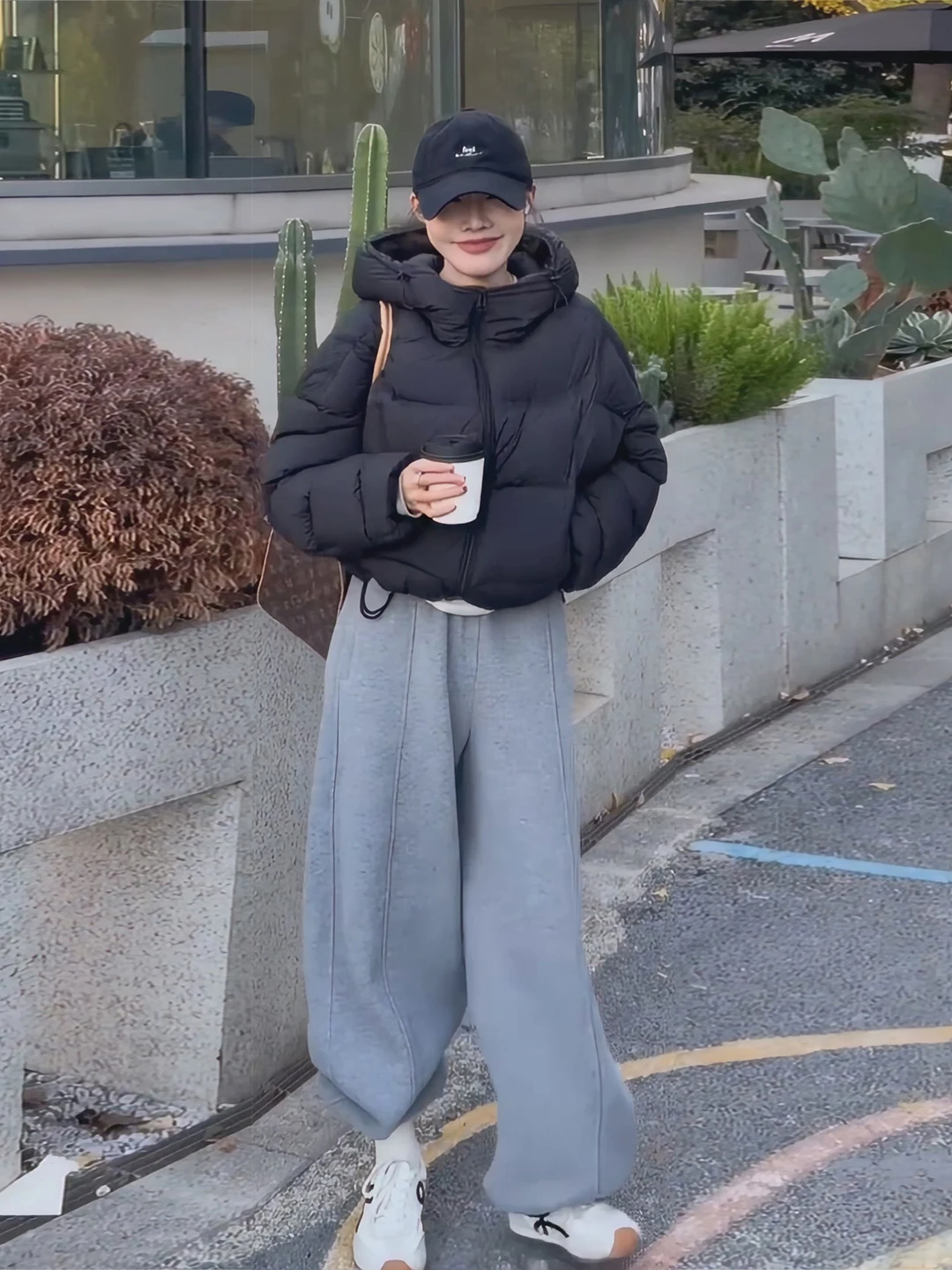 Bla Puffer Jaet Women's Winter Warmth Bread Sle Coat Loose Fit ort Length Hooded down Outerwear for Ladies
Bla Puffer Jaet Women's Winter Warmth Bread Sle Coat Loose Fit ort Length Hooded down Outerwear for Ladies