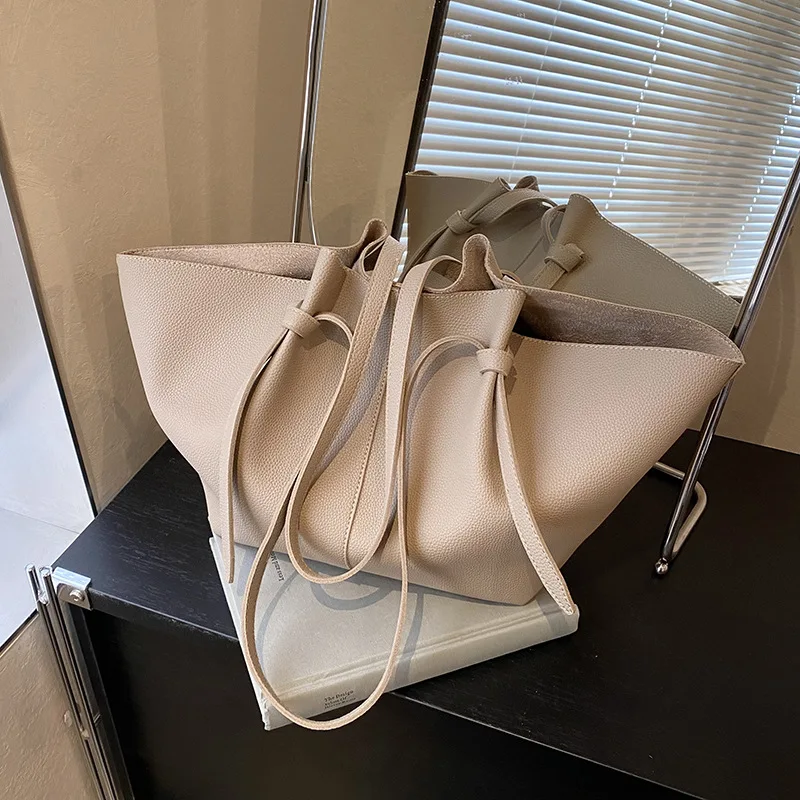 Trendy Small Tote Bags for Women Shoulder Bags Casual Large Capacity Armpit Bag Purse and Handbags Bolsos De Mujer Сумка 가방 Sac
Trendy Small Tote Bags for Women Shoulder Bags Casual Large Capacity Armpit Bag Purse and Handbags Bolsos De Mujer Сумка 가방 Sac