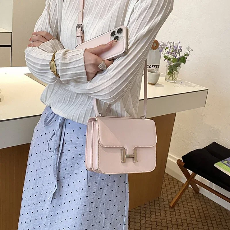 Solid Crossbody Diaper Bag For Women Leather Tote Luxury Vintage Minimalist Designer Large Capacity Stylish Must Have
Solid Crossbody Diaper Bag For Women Leather Tote Luxury Vintage Minimalist Designer Large Capacity Stylish Must Have