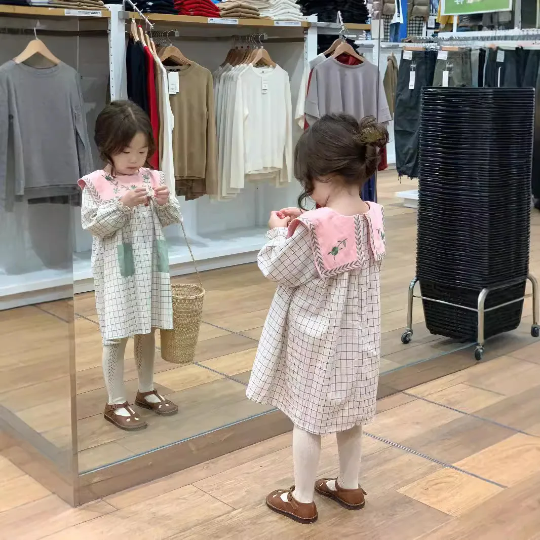 Girls Skirts 2024 Autumn New Childrens Wear Korean Baby Girl Sweet Embroidery Square Collar Color Pocket Dress Casual Simple
Girls Skirts 2024 Autumn New Childrens Wear Korean Baby Girl Sweet Embroidery Square Collar Color Pocket Dress Casual Simple