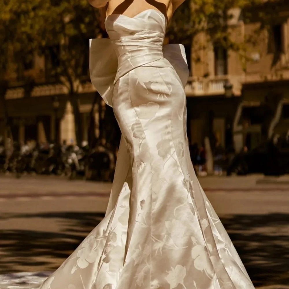 Customized Backless Bow Satin Sleeveless Mermaid Floor Length Chapel Train Sweetheart Modern and Temperament Special Occasion Go
Customized Backless Bow Satin Sleeveless Mermaid Floor Length Chapel Train Sweetheart Modern and Temperament Special Occasion Go