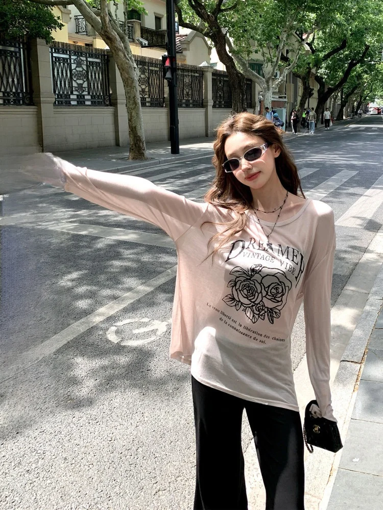 Свободная длинная футболка в корейском стиле для женщин, солнцезащитная, универсальная, с принтом, тонкая, летняя, для повседневной носки, модная
Свободная длинная футболка в корейском стиле для женщин, солнцезащитная, универсальная, с принтом, тонкая, летняя, для повседневной носки, модная