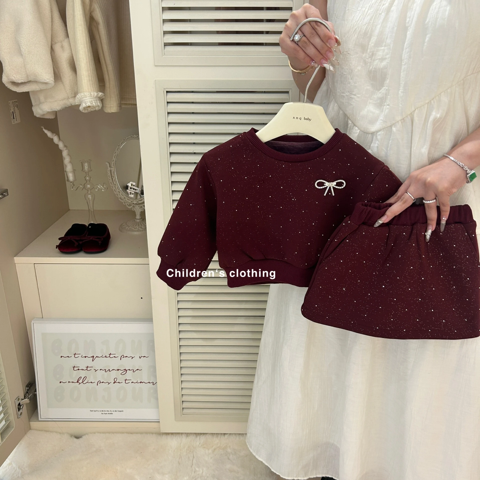 Childrens Fleece Sets Fashion Bow Sweet Girls Winter 2024 New Korean Style Kids Long Sleeves Sparkly Tops Skirts Two Piece Sets
Childrens Fleece Sets Fashion Bow Sweet Girls Winter 2024 New Korean Style Kids Long Sleeves Sparkly Tops Skirts Two Piece Sets