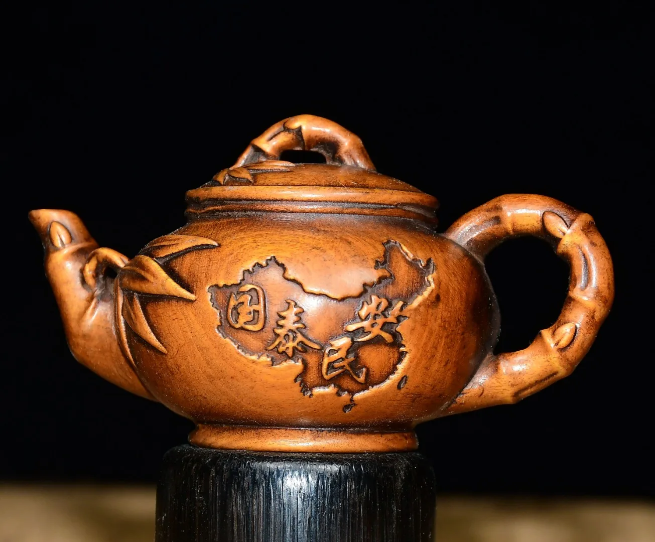 3"Tibetan Temple Collection Old Boxwood Bamboo leaf pattern Guotai Min'an Pot Teapot kettle Handheld pot Amass wealth Ornaments
3"Tibetan Temple Collection Old Boxwood Bamboo leaf pattern Guotai Min'an Pot Teapot kettle Handheld pot Amass wealth Ornaments
