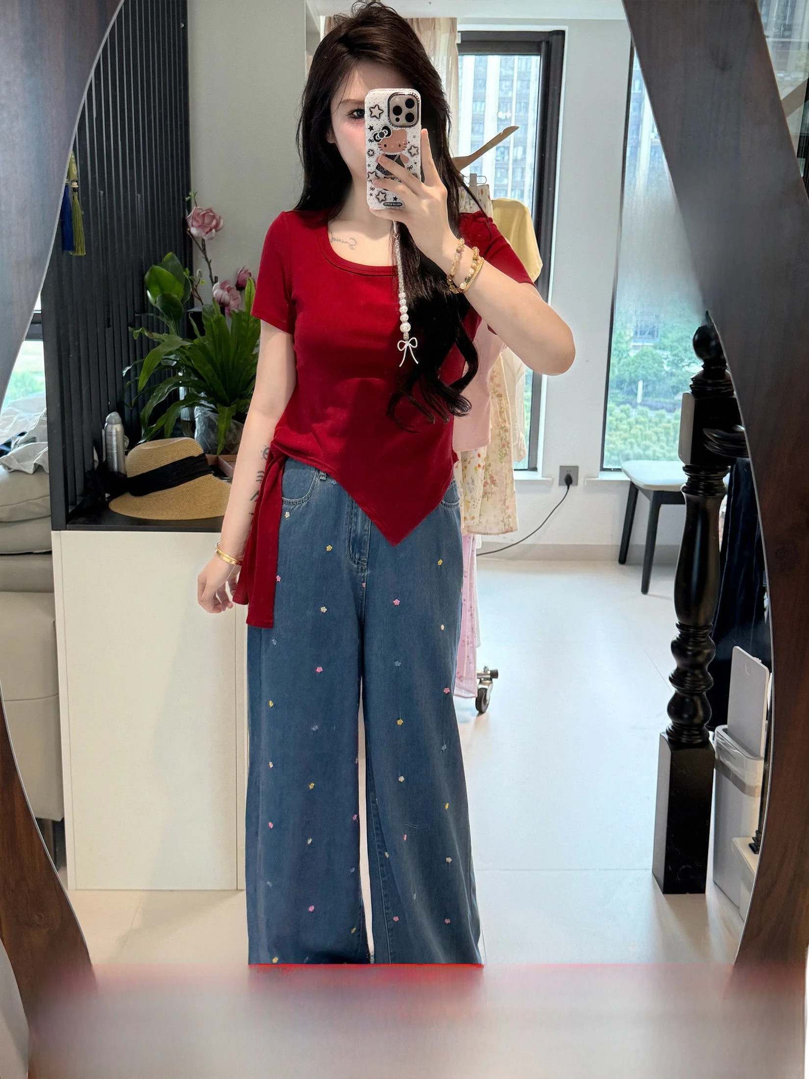 Blue Floral Embroidery Loose Wide Leg Jeans High Waist Women's Spring Fashion Canvas Denim Pants Cleanfit Style Plant Floral ...
Blue Floral Embroidery Loose Wide Leg Jeans High Waist Women's Spring Fashion Canvas Denim Pants Cleanfit Style Plant Floral ...
