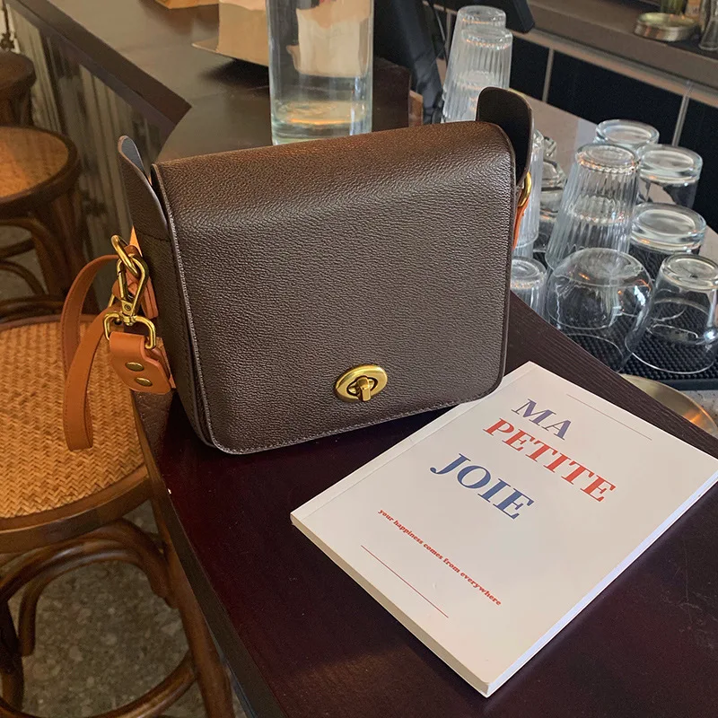New Korean casual vintage retro small square bag for autumn and winter 2025, mini casual shoulder crossbody bag
New Korean casual vintage retro small square bag for autumn and winter 2025, mini casual shoulder crossbody bag