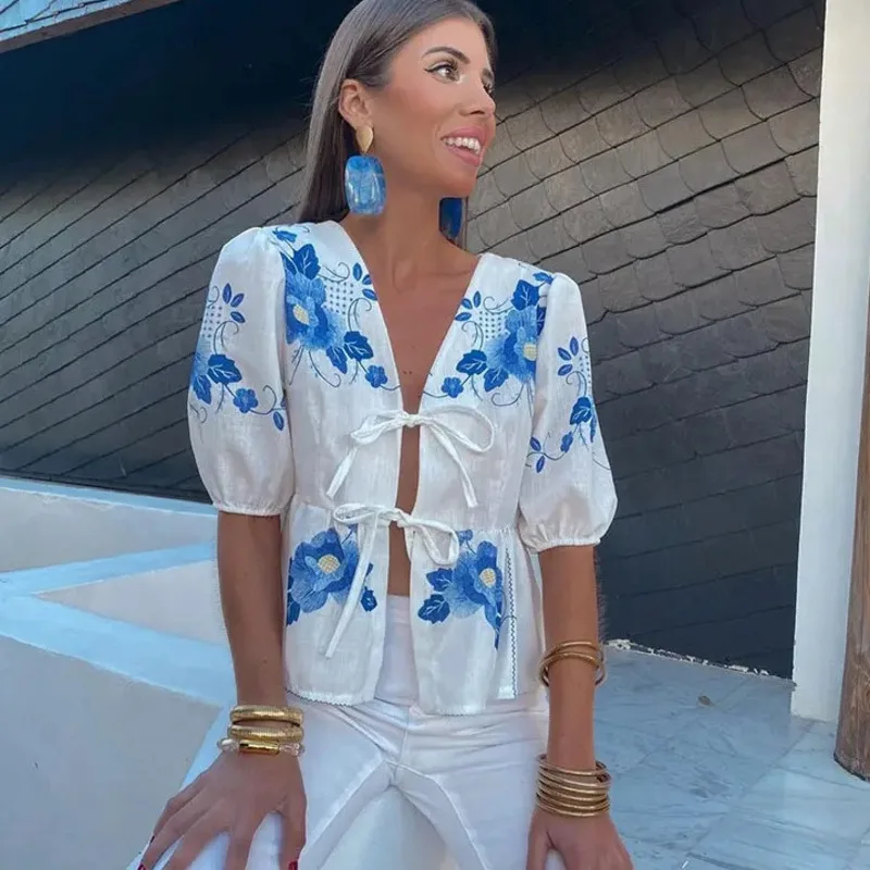 2024 Upgraded V-neck Floral Print Tie Up Short Sleeved Top with Bubble Sleeves and Ruffled Edges Elegant Short Summer Top
2024 Upgraded V-neck Floral Print Tie Up Short Sleeved Top with Bubble Sleeves and Ruffled Edges Elegant Short Summer Top