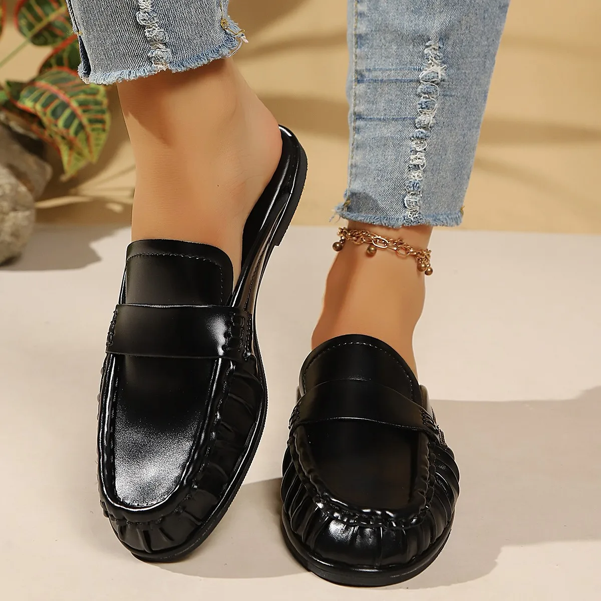2026 New Trendy Retro Closed-Toe Half-Slip Fashion Casual Mule Shoes Versatile Single Shoes
2026 New Trendy Retro Closed-Toe Half-Slip Fashion Casual Mule Shoes Versatile Single Shoes