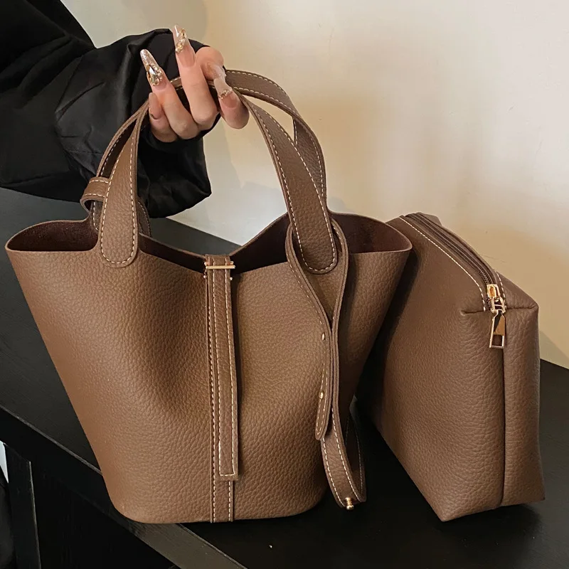 Stylish bucket bag design, new 2025 women's handbag, European and American-style high-end handbag 
Stylish bucket bag design, new 2025 women's handbag, European and American-style high-end handbag
