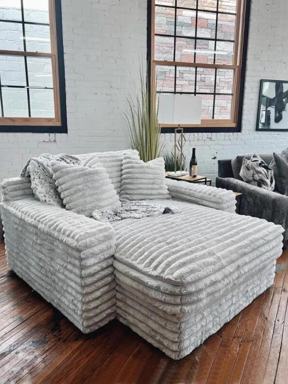 NEW Light luxury lazy thick strips down down clouds, removable and washable, sofa
NEW Light luxury lazy thick strips down down clouds, removable and washable, sofa