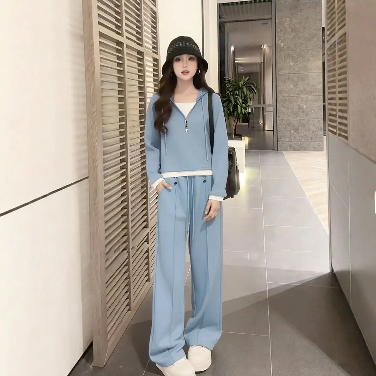 Blue Faux Two-Piece Hoodie Sweatshirt Set Women's High-End Anti-Aging Sports Pants Wide Leg Pants Spring Autumn New Style
Blue Faux Two-Piece Hoodie Sweatshirt Set Women's High-End Anti-Aging Sports Pants Wide Leg Pants Spring Autumn New Style