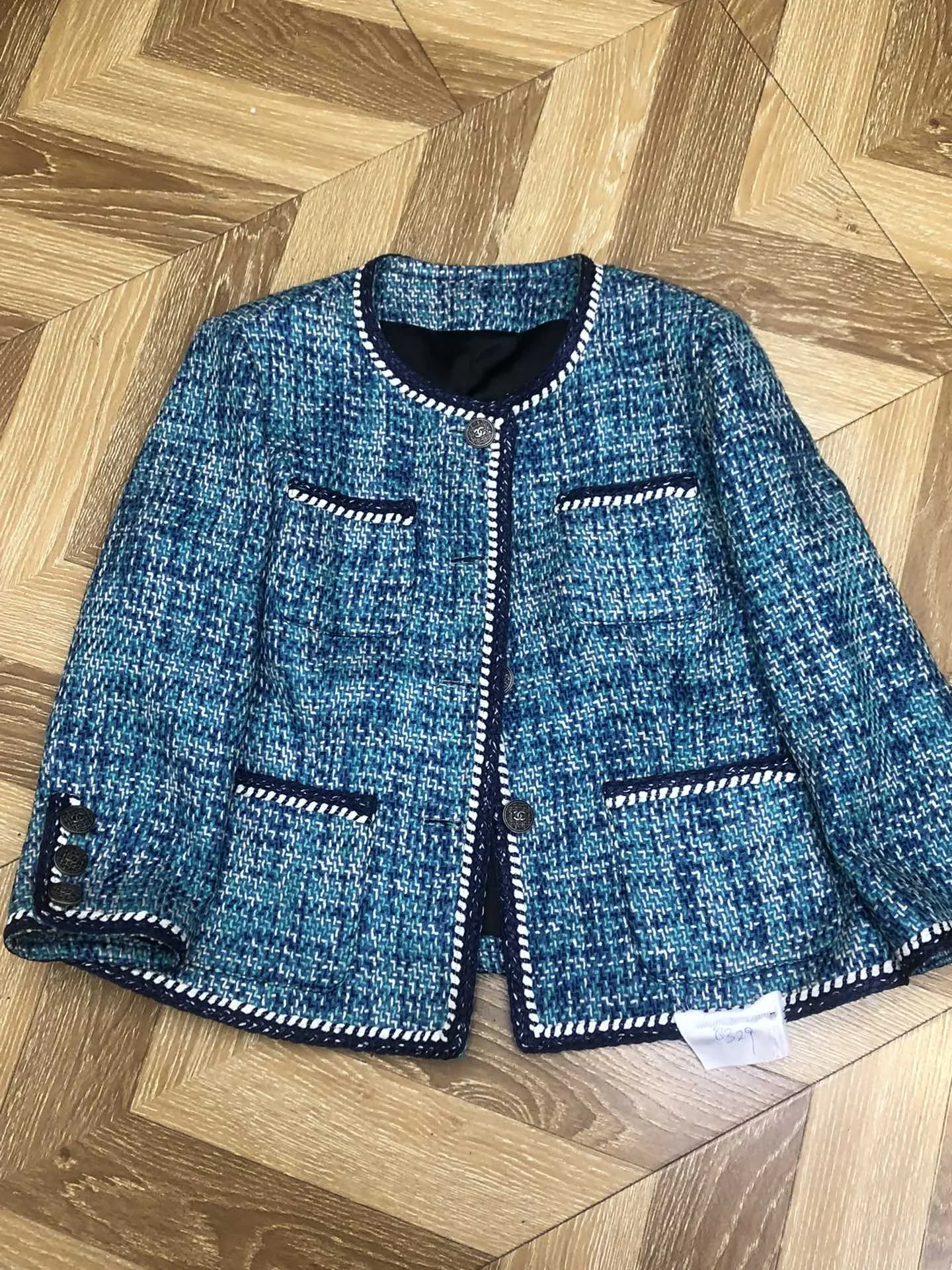 New Small fragrance tweed coat can custom size
New Small fragrance tweed coat can custom size