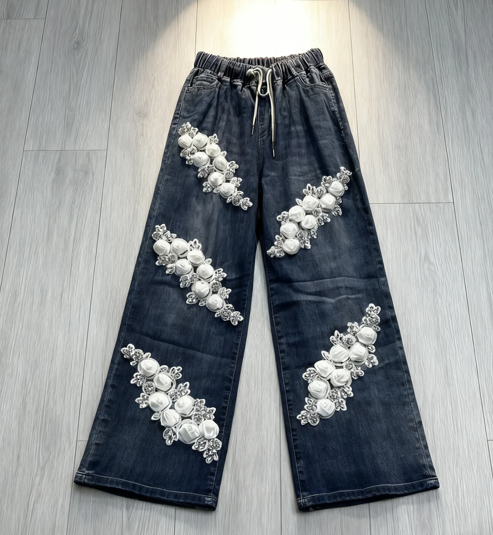 Fashionable Jeans for Women New Spring Autumn 3D Rose Diamonds Loose Wide Leg Pants Drawstring Elastic Waist Denim Trousers
Fashionable Jeans for Women New Spring Autumn 3D Rose Diamonds Loose Wide Leg Pants Drawstring Elastic Waist Denim Trousers