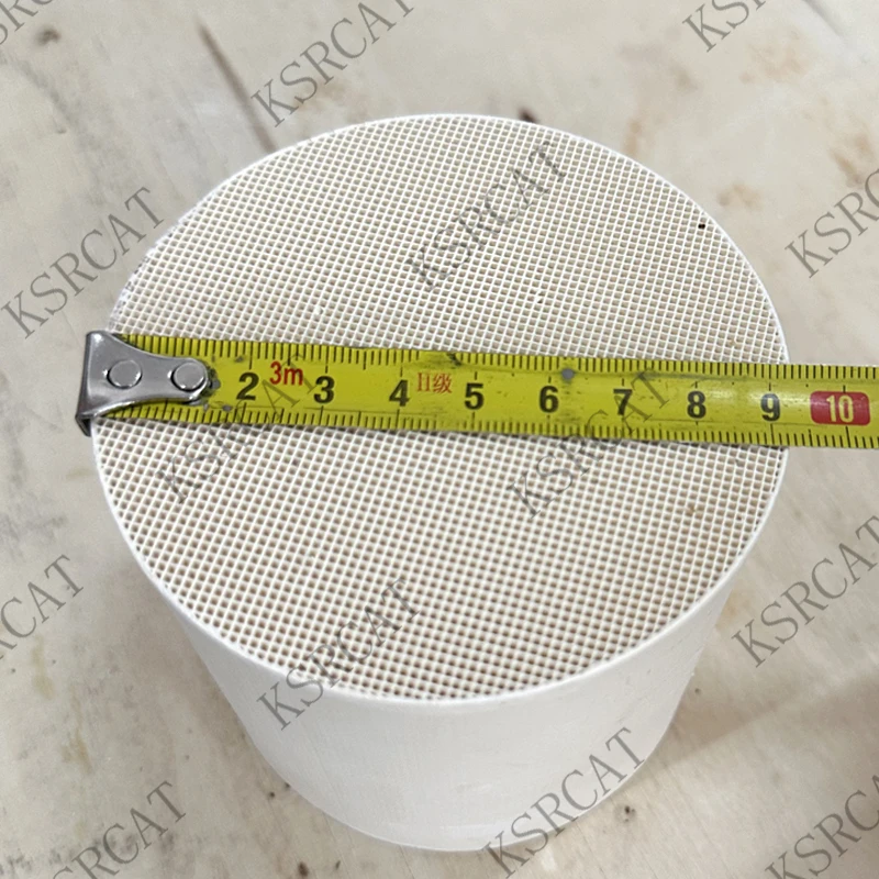 Ceramic Cores for Catalytic Converter Parts with Metal Coating for Emissions Control 93x85mm Euro3 emission
Ceramic Cores for Catalytic Converter Parts with Metal Coating for Emissions Control 93x85mm Euro3 emission