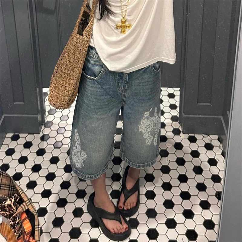 Summer Women's Lace Printed Blue Denim Shorts Young Girl Casual High Waist Bottom Female Loose Capris Calf-length Pants
Summer Women's Lace Printed Blue Denim Shorts Young Girl Casual High Waist Bottom Female Loose Capris Calf-length Pants