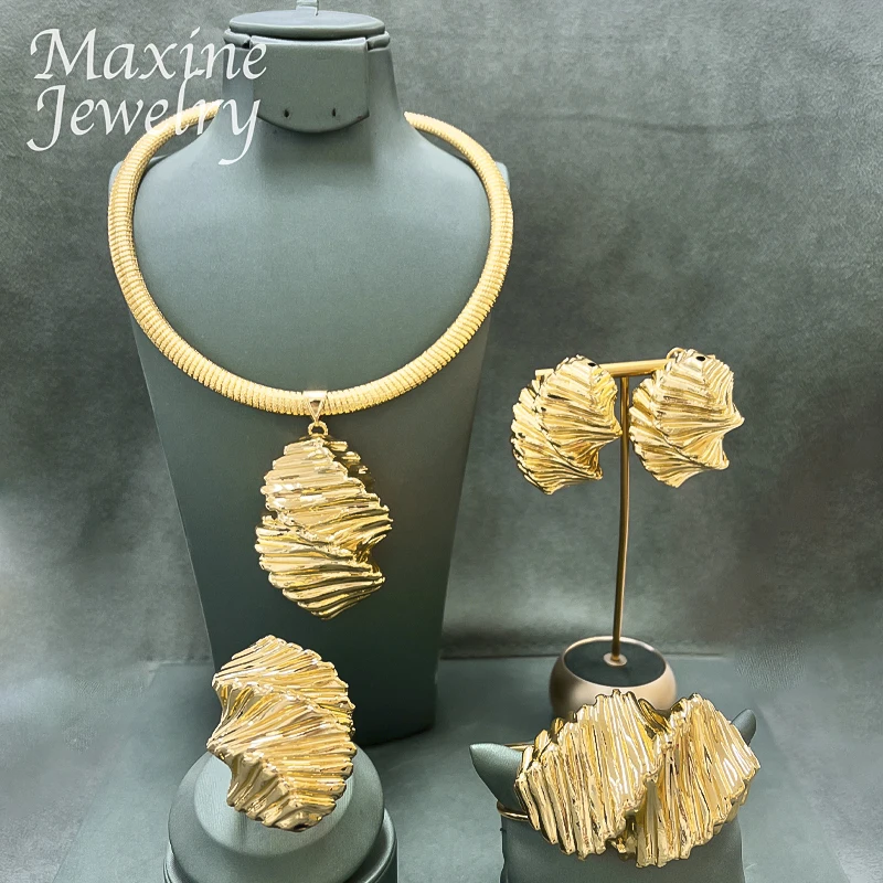 Copper Dubai 24K Gold Plated Jewelry Set African Necklace Geometric Pendant Earrings Bracelet Ring Women Party Wedding Gifts
Copper Dubai 24K Gold Plated Jewelry Set African Necklace Geometric Pendant Earrings Bracelet Ring Women Party Wedding Gifts