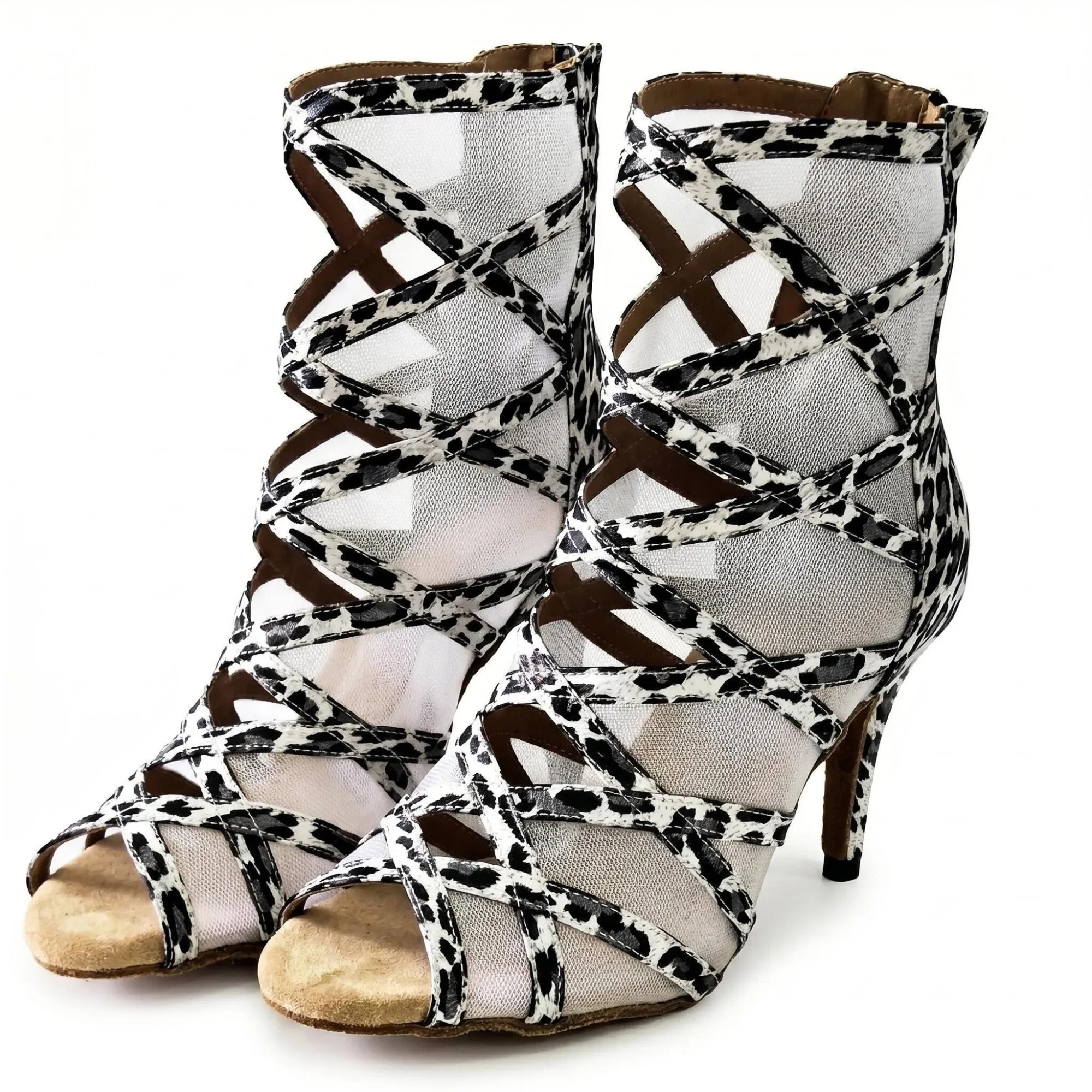 New Latin dance shoes, adult dance shoes, hollowed out high-heeled sandals, soft soled dance boots, jazz dance performance dance
New Latin dance shoes, adult dance shoes, hollowed out high-heeled sandals, soft soled dance boots, jazz dance performance dance