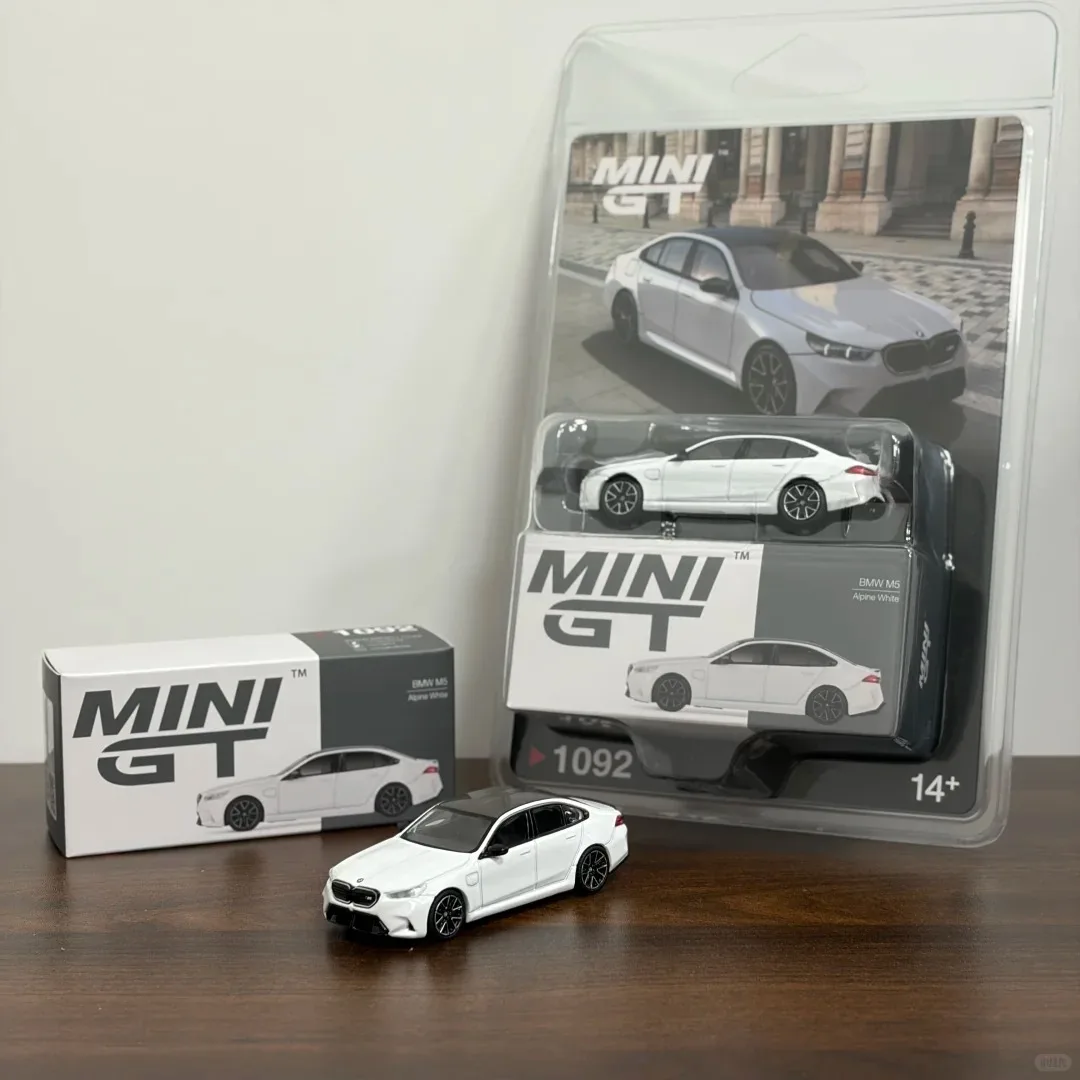 In stock MINI GT 1:64 #1092 BMW M5 Alpine White Alloy Die Cast Car Model Collection Gift
In stock MINI GT 1:64 #1092 BMW M5 Alpine White Alloy Die Cast Car Model Collection Gift