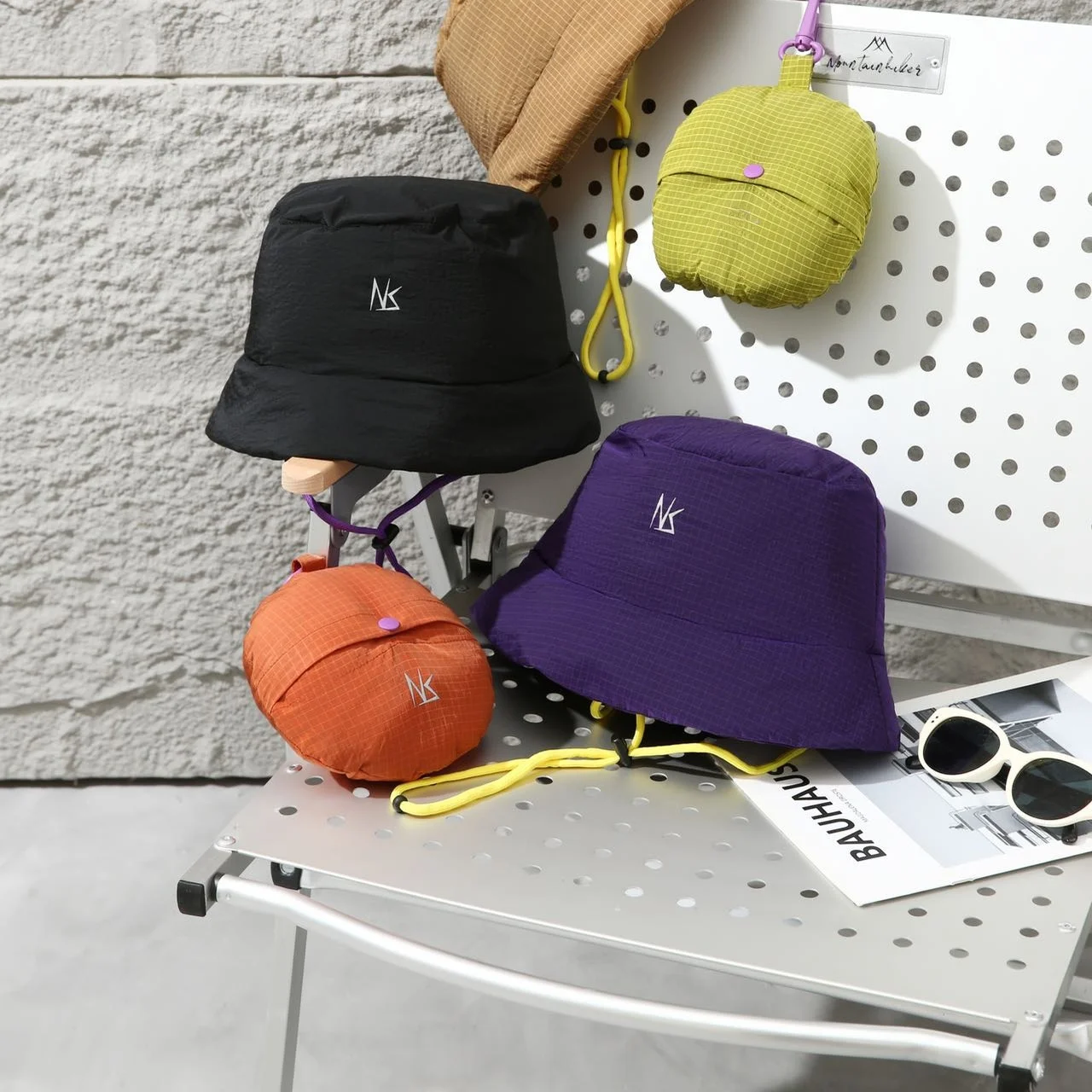 Couple's Style Thickened Foldable Outdoor Fishing Cap Trendy Warm Winter Hat Casual Nylon Material Unisex Winter Fashion
Couple's Style Thickened Foldable Outdoor Fishing Cap Trendy Warm Winter Hat Casual Nylon Material Unisex Winter Fashion