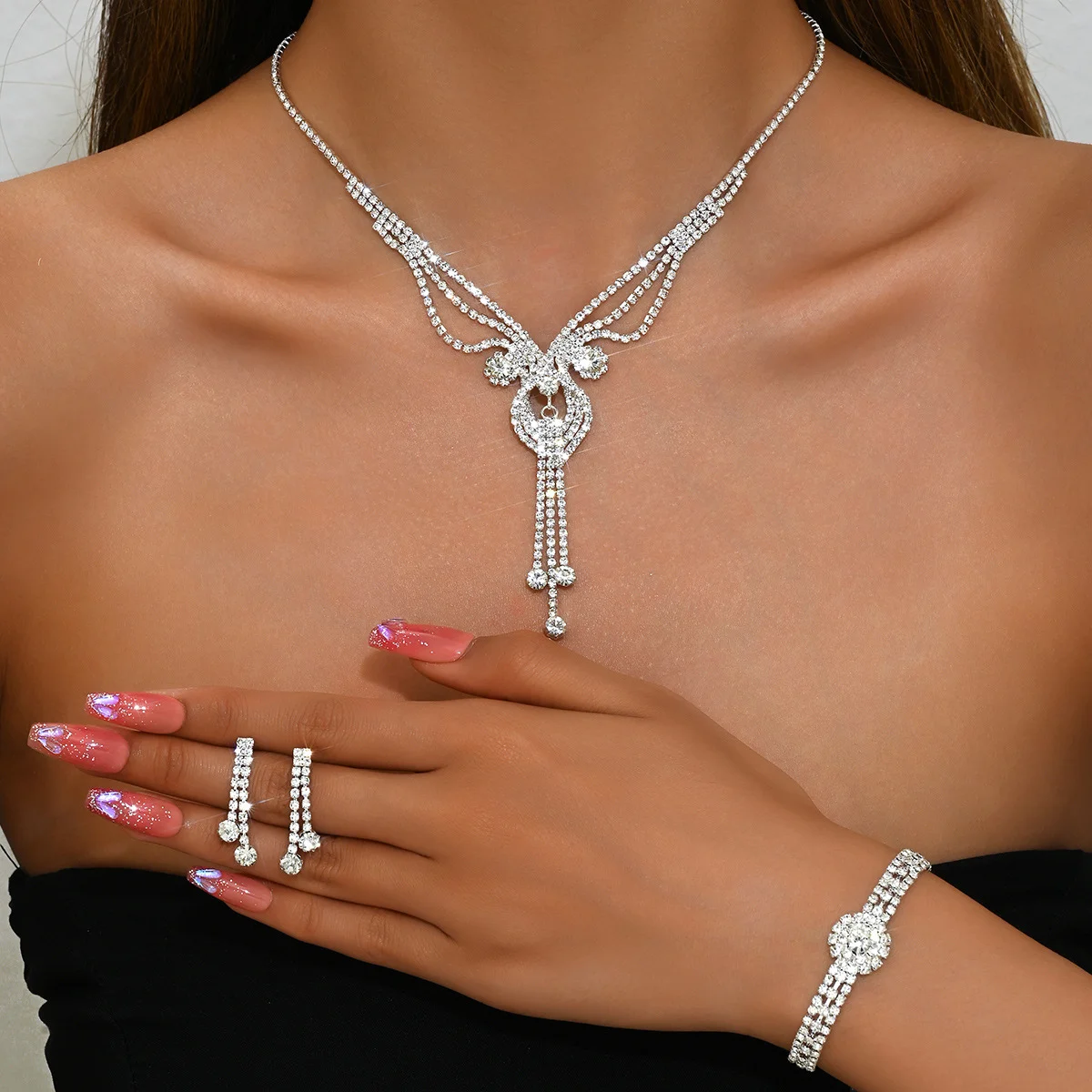 New diamond-studded Y-shaped necklace, earrings and bracelet set - fashionable evening dress jewelry. Wife's Gift
New diamond-studded Y-shaped necklace, earrings and bracelet set - fashionable evening dress jewelry. Wife's Gift