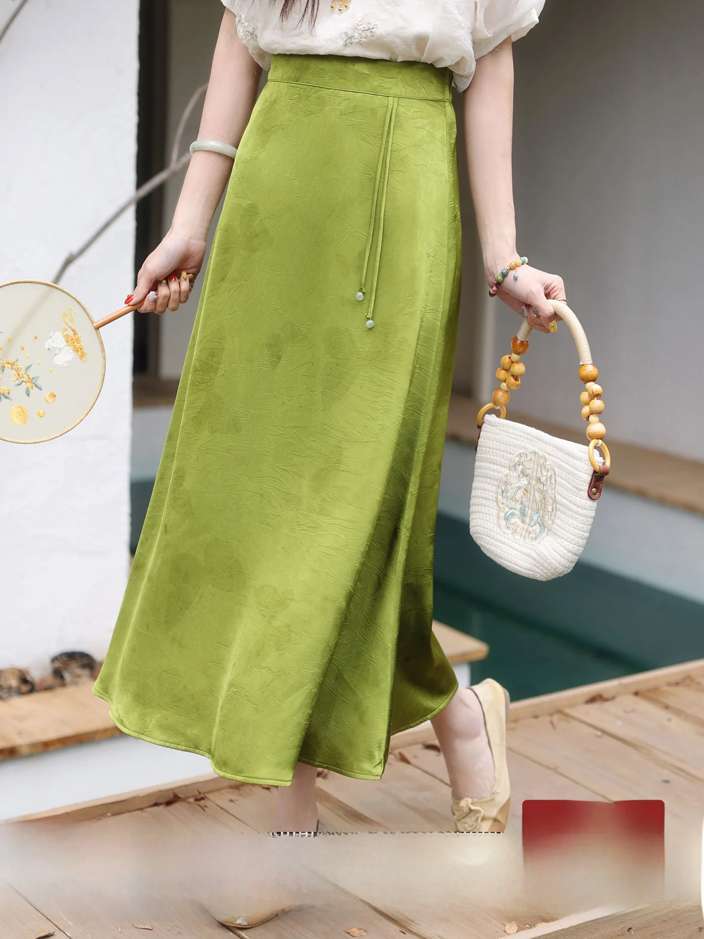 Chend High Waist A-Line Midi Skirt Women's Elegant Slimming Gown Silk Fabric Vintage Style Spring Collection Fashionable
Chend High Waist A-Line Midi Skirt Women's Elegant Slimming Gown Silk Fabric Vintage Style Spring Collection Fashionable