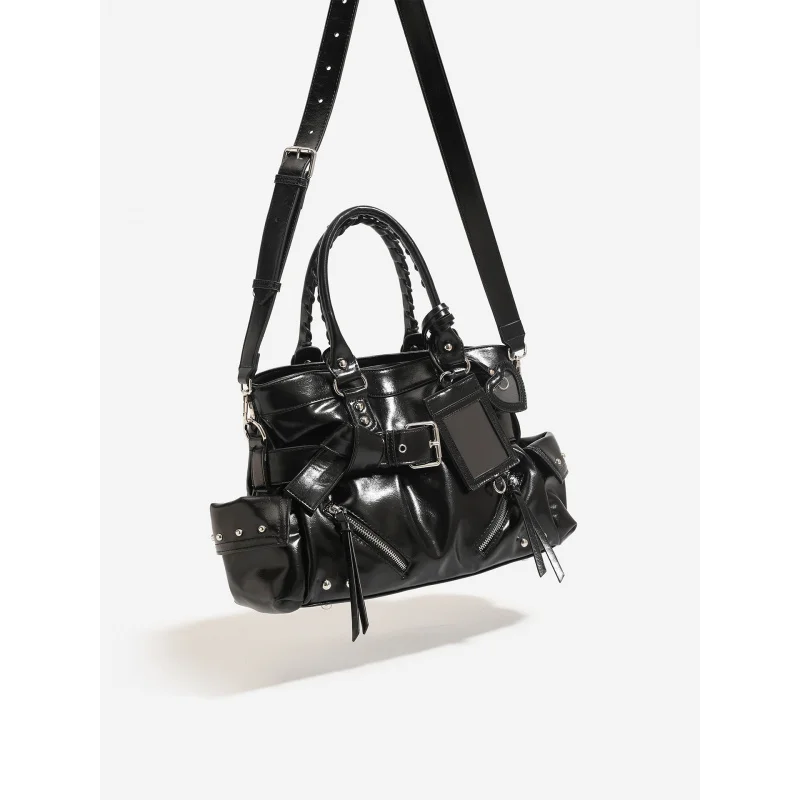 Heavy-duty rivet hot girl style biker bag, new retro tote shoulder and crossbody bag for autumn and winter
Heavy-duty rivet hot girl style biker bag, new retro tote shoulder and crossbody bag for autumn and winter
