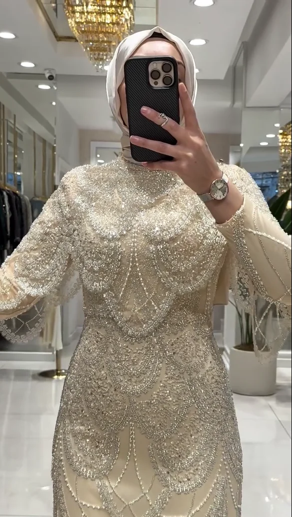 FATAPAESE Customized Evening Dress with Long Sleeve Mulim High-Neck All Cover Fish-scale Bead PendanWedding Special Party Gown
FATAPAESE Customized Evening Dress with Long Sleeve Mulim High-Neck All Cover Fish-scale Bead PendanWedding Special Party Gown