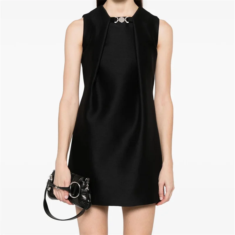 fashion summer dresses 2024 New in Metal button decoration sleeveless dress Round neck slim fit Short dresses y2k Party dresses
fashion summer dresses 2024 New in Metal button decoration sleeveless dress Round neck slim fit Short dresses y2k Party dresses