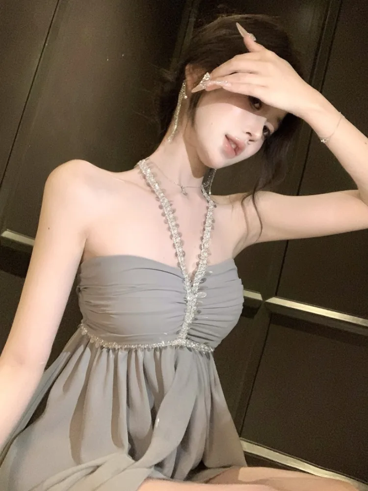 Sexy Asymmetrical Back High Waist Diamond Detailing Halter Neck Tube Top Women's Summer Fashion Korean Style Commute Wear
Sexy Asymmetrical Back High Waist Diamond Detailing Halter Neck Tube Top Women's Summer Fashion Korean Style Commute Wear
