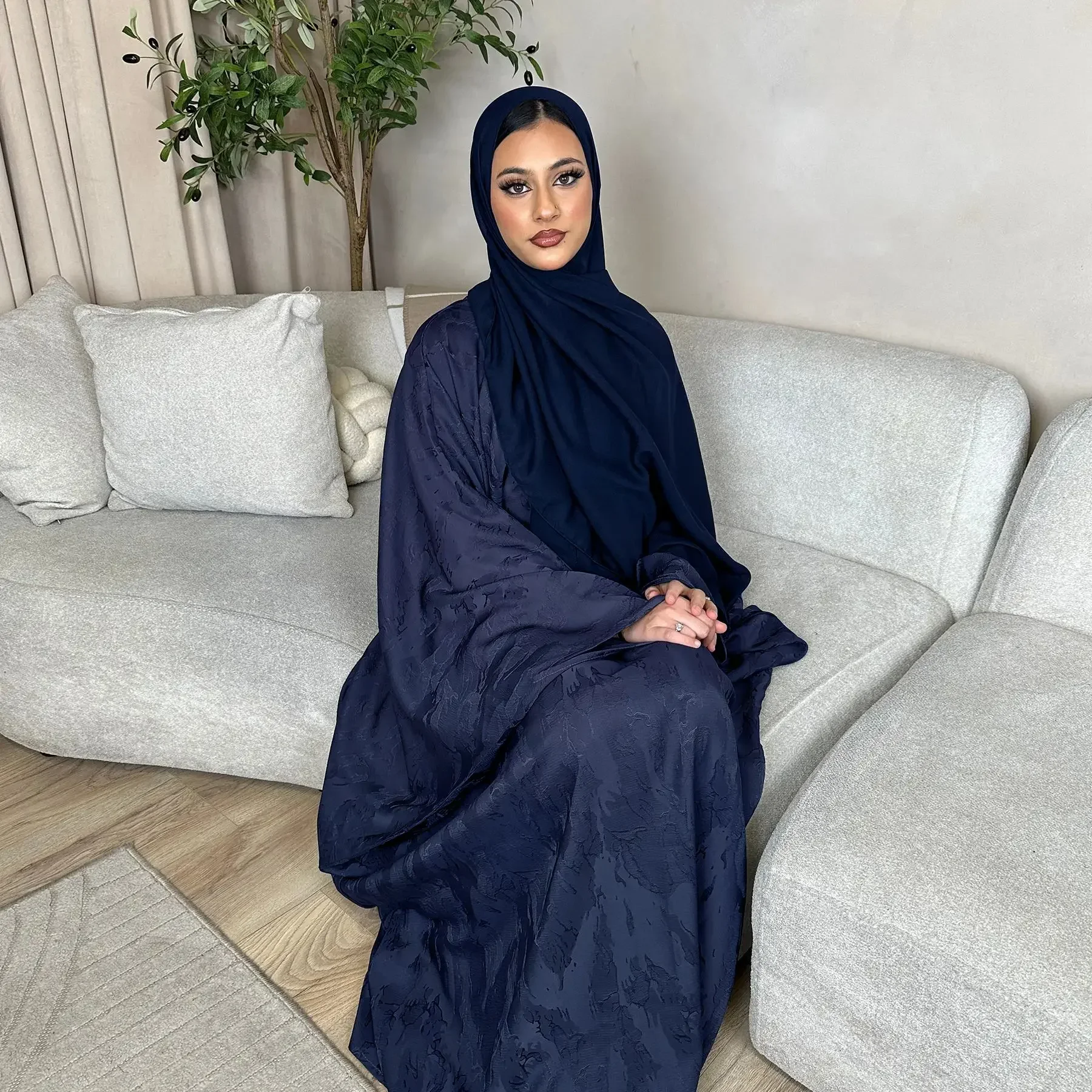 Satin Abaya Women Muslim Malaysia Long Maxi Dress Turkey Batwing Sleeve Loose Kaftan Dubai Islam Party Gown Kaftan Caftan
Satin Abaya Women Muslim Malaysia Long Maxi Dress Turkey Batwing Sleeve Loose Kaftan Dubai Islam Party Gown Kaftan Caftan