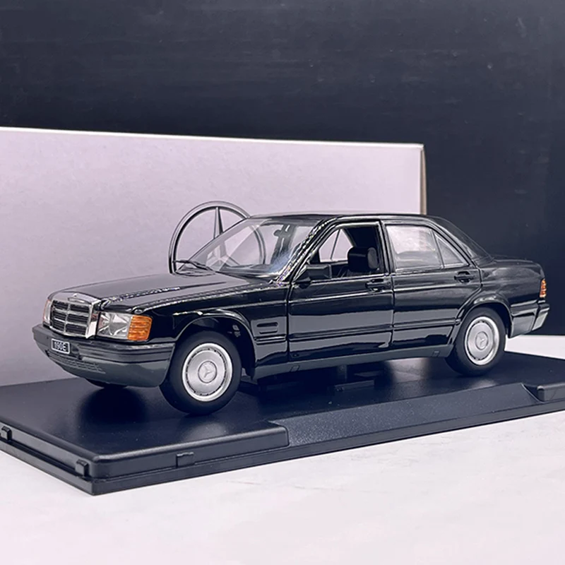 Литой Сплав LEO 1:24 Benz 190E W201, игрушки, модель автомобиля, ностальгия, классика, коллекция для взрослых, сувенир, подарки, статический дисплей
Литой Сплав LEO 1:24 Benz 190E W201, игрушки, модель автомобиля, ностальгия, классика, коллекция для взрослых, сувенир, подарки, статический дисплей