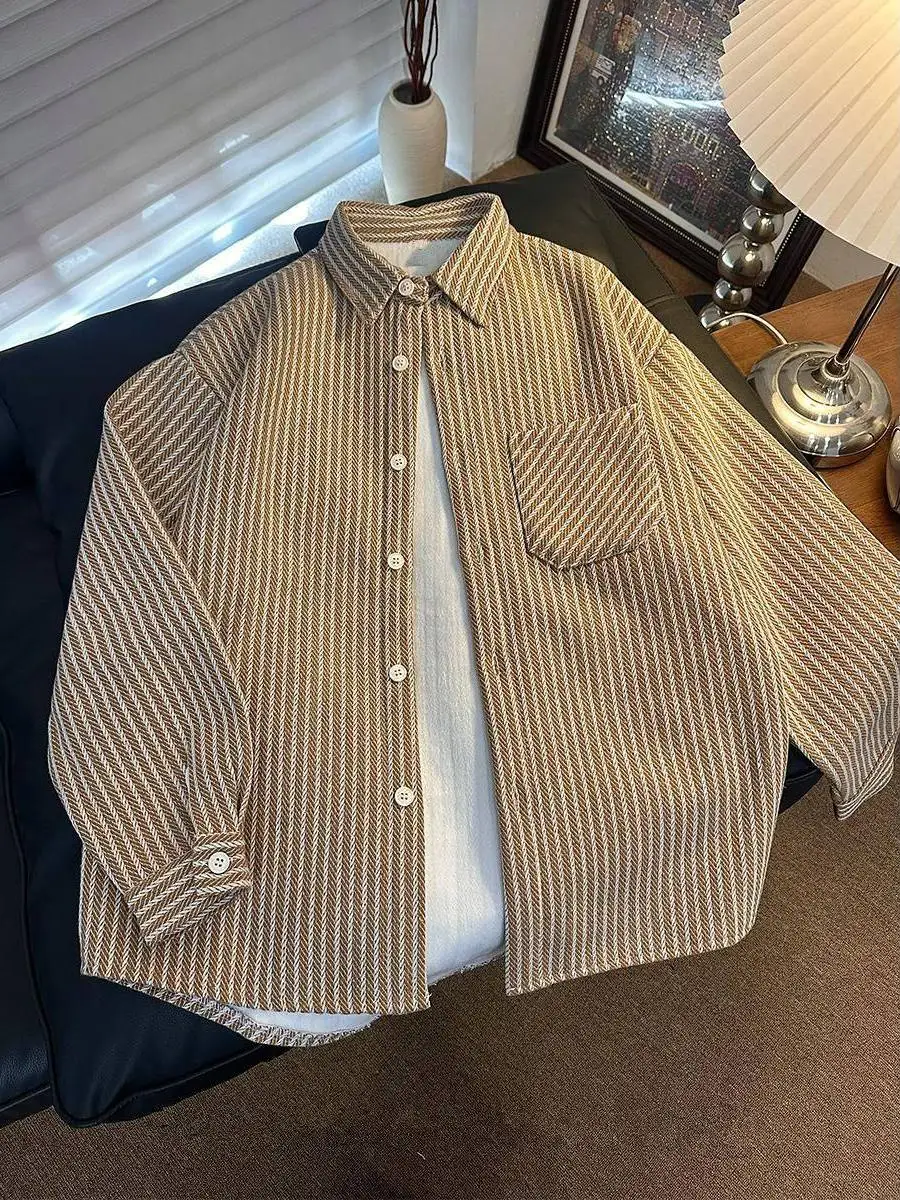 Spring Autumn Casual Stripe Long Sve Men's irt Loose Fit Faionable Versatile Turn-down Collar Open Cardigan Outerwear
Spring Autumn Casual Stripe Long Sve Men's irt Loose Fit Faionable Versatile Turn-down Collar Open Cardigan Outerwear