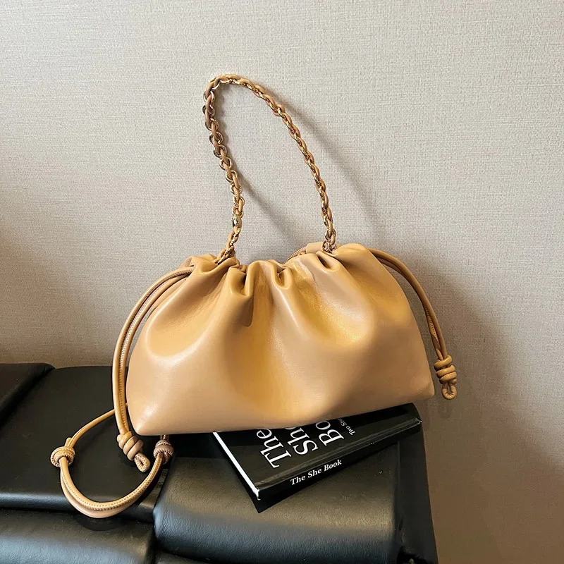 Luxury Fashion Drawstring Bucket Bag Multifunctional Texture Versatile Solid Color Chain Cloud Bag Simple Commute Shoulder Bag
Luxury Fashion Drawstring Bucket Bag Multifunctional Texture Versatile Solid Color Chain Cloud Bag Simple Commute Shoulder Bag