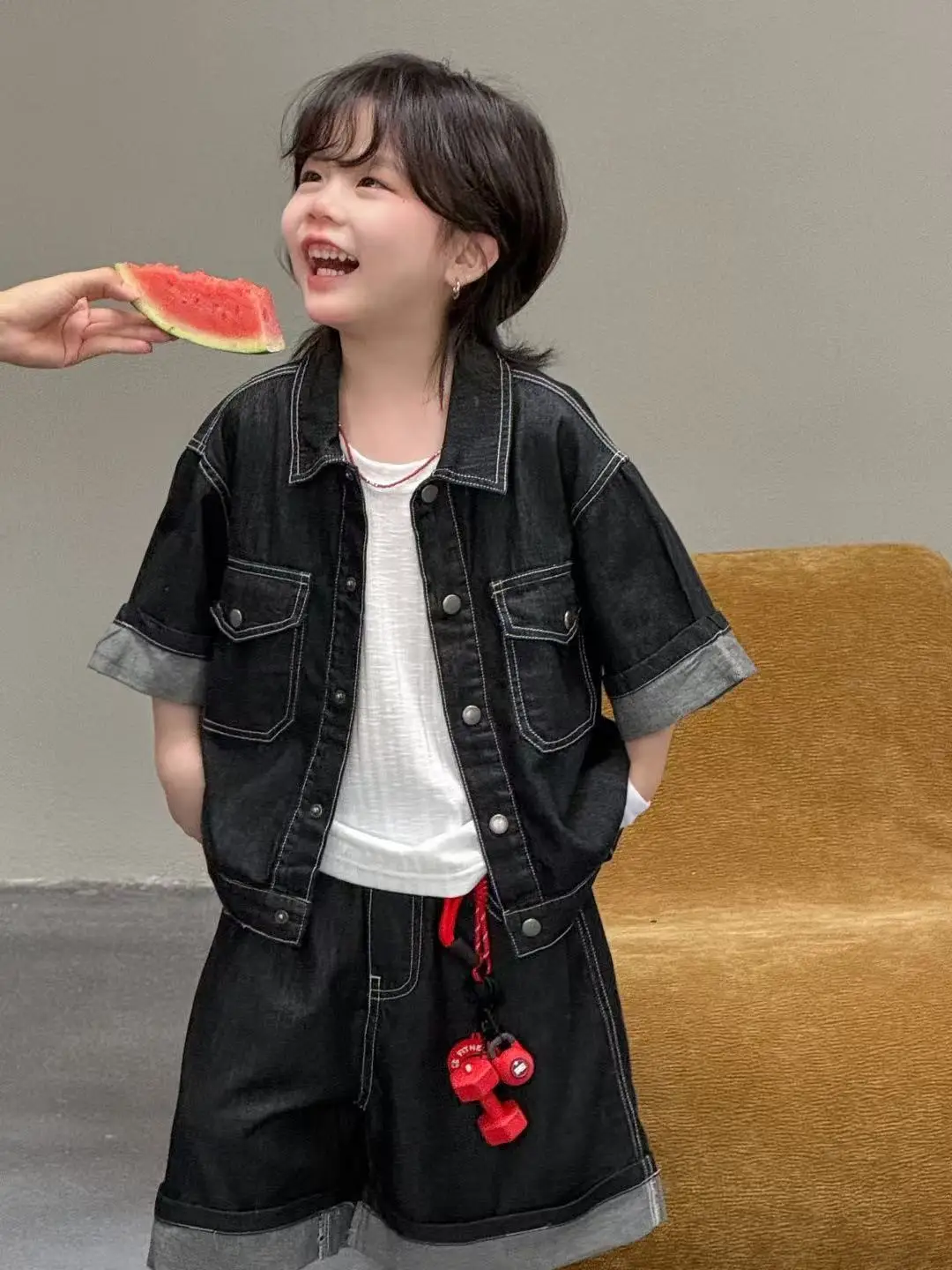 Trendy Boys' Denim Set Vintage Wash Short Sleeve Shirt & Shorts 2-Piece Summer Outfit
Trendy Boys' Denim Set Vintage Wash Short Sleeve Shirt & Shorts 2-Piece Summer Outfit