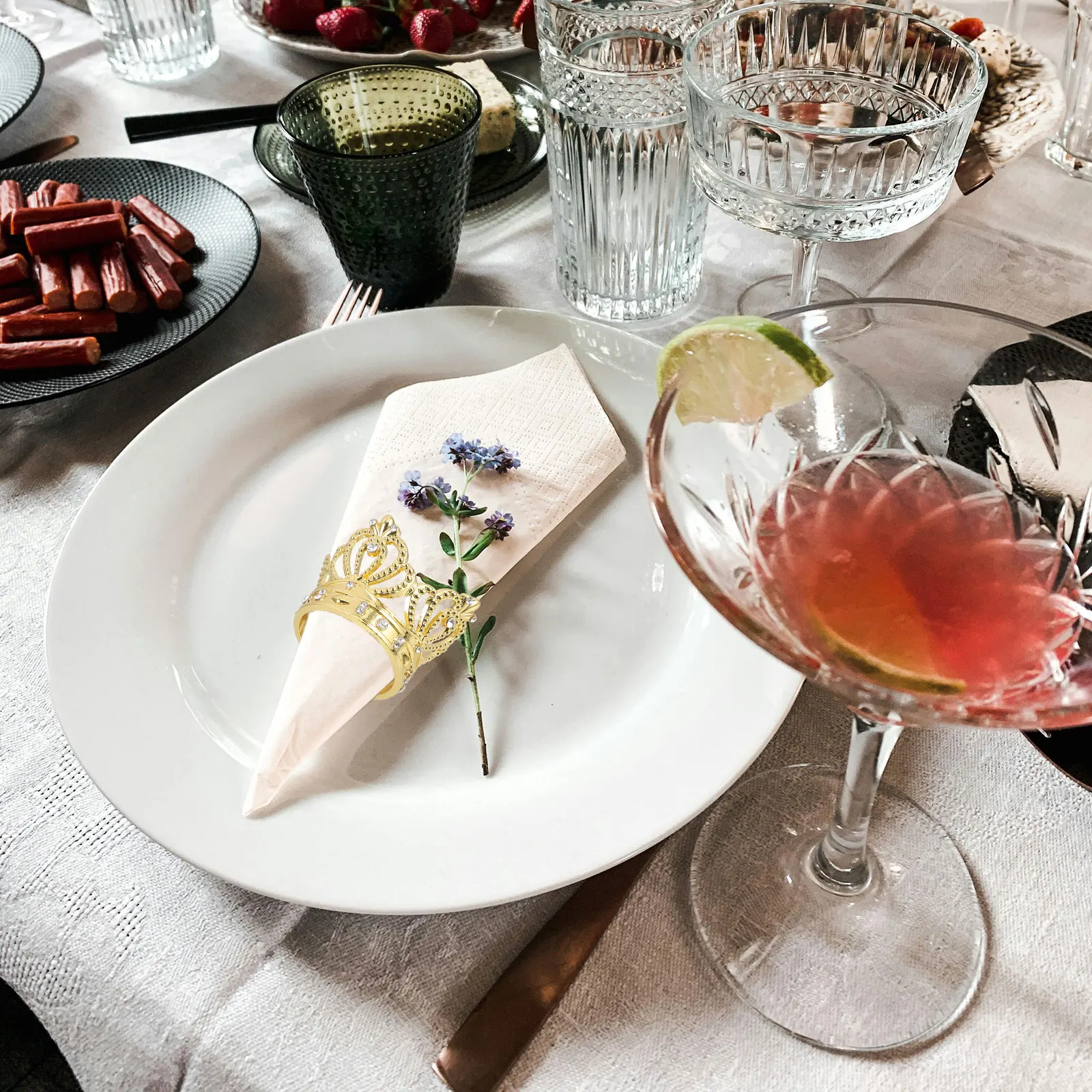 6Pcs Rhinestone Crown Napkin Rings Elegant Bling Metal Napkin Buckles Wedding Birthday Holiday Dining Table Decor
6Pcs Rhinestone Crown Napkin Rings Elegant Bling Metal Napkin Buckles Wedding Birthday Holiday Dining Table Decor