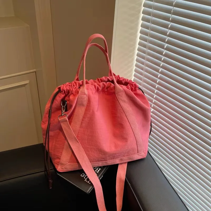 Commuter Versatile Shoulder Bags Oxford Hasp Ladies Bags on Sale 2025 Hot Sale Solid Color Large Capacity Crossbody Bags
Commuter Versatile Shoulder Bags Oxford Hasp Ladies Bags on Sale 2025 Hot Sale Solid Color Large Capacity Crossbody Bags