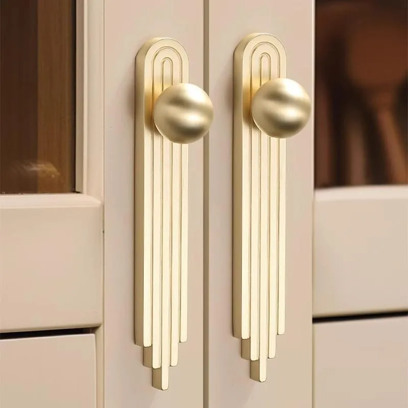 Light Luxury Wardrobe Cabinet Handle Gold Modern Drawer Handle French Style Minimalist Bedside Table Handles for Furniture
Light Luxury Wardrobe Cabinet Handle Gold Modern Drawer Handle French Style Minimalist Bedside Table Handles for Furniture