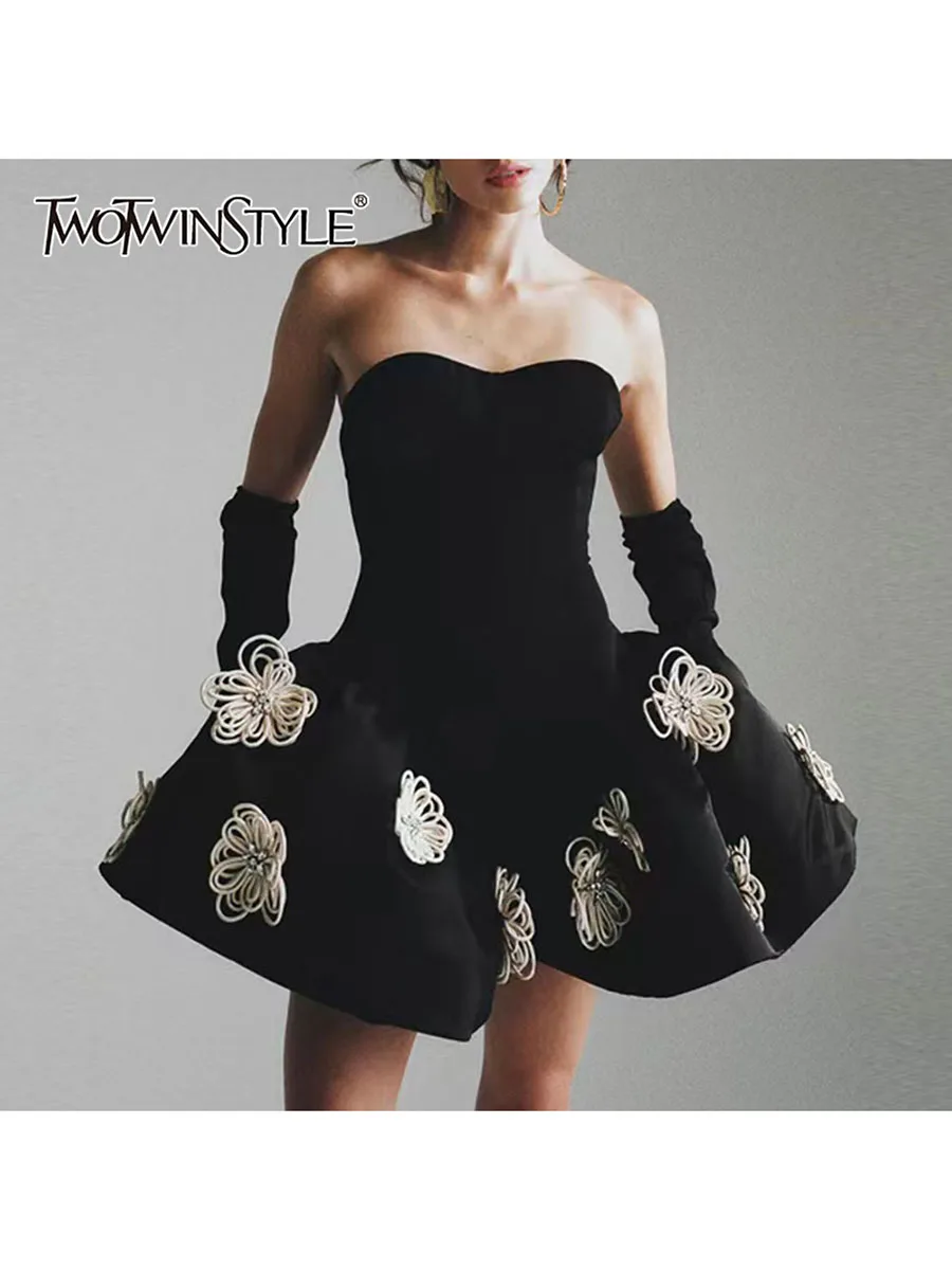 TWOTWINSTYLE Vintage Spliced 3D Flower Temperament Mini Dresses for Women Strapless Sleeveless High Waist Dress Female Clothing
TWOTWINSTYLE Vintage Spliced 3D Flower Temperament Mini Dresses for Women Strapless Sleeveless High Waist Dress Female Clothing