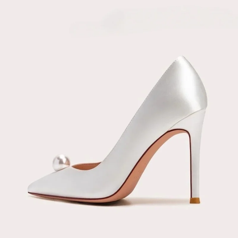 Arden Furtado Summer White Satin Wedding shoes Pointed toe Shallow pull-on Super high heel Pumps large size pearl Single shoe
Arden Furtado Summer White Satin Wedding shoes Pointed toe Shallow pull-on Super high heel Pumps large size pearl Single shoe