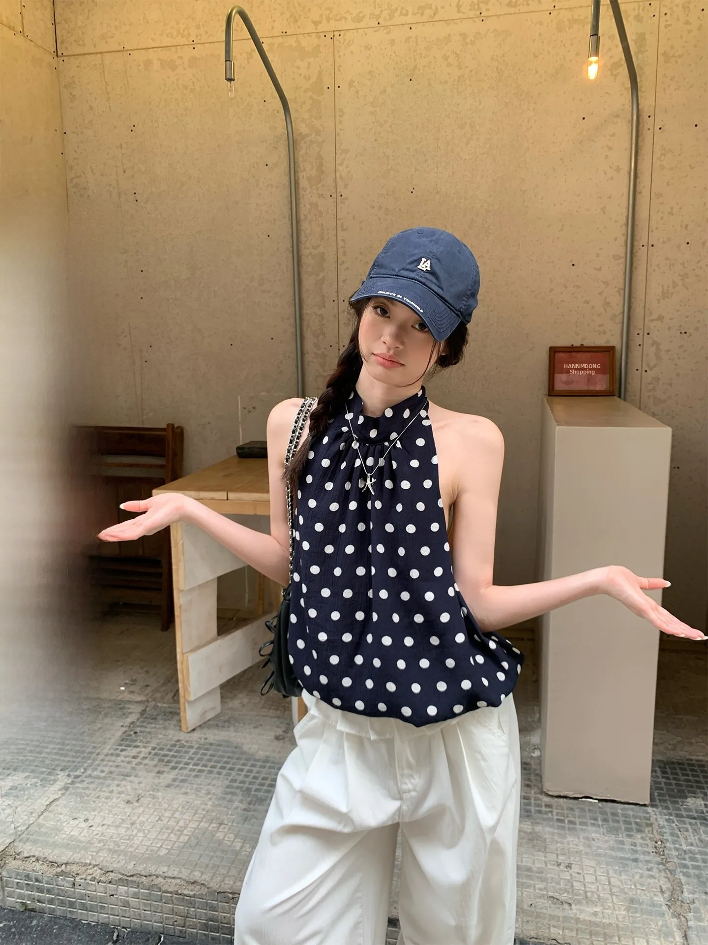 Loose Polka Dot Halter Neck Vest Women Summer Spicy Girl Sleeveless Small Top Printed Commute Style Straight Tube China Made
Loose Polka Dot Halter Neck Vest Women Summer Spicy Girl Sleeveless Small Top Printed Commute Style Straight Tube China Made