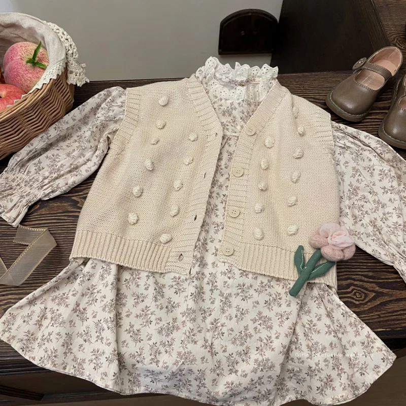 Children's Clothing2025New Spring Girls' Suit Knitted Vest Baby Girls' Floral Dress Two-Piece Suit Fashion
Children's Clothing2025New Spring Girls' Suit Knitted Vest Baby Girls' Floral Dress Two-Piece Suit Fashion
