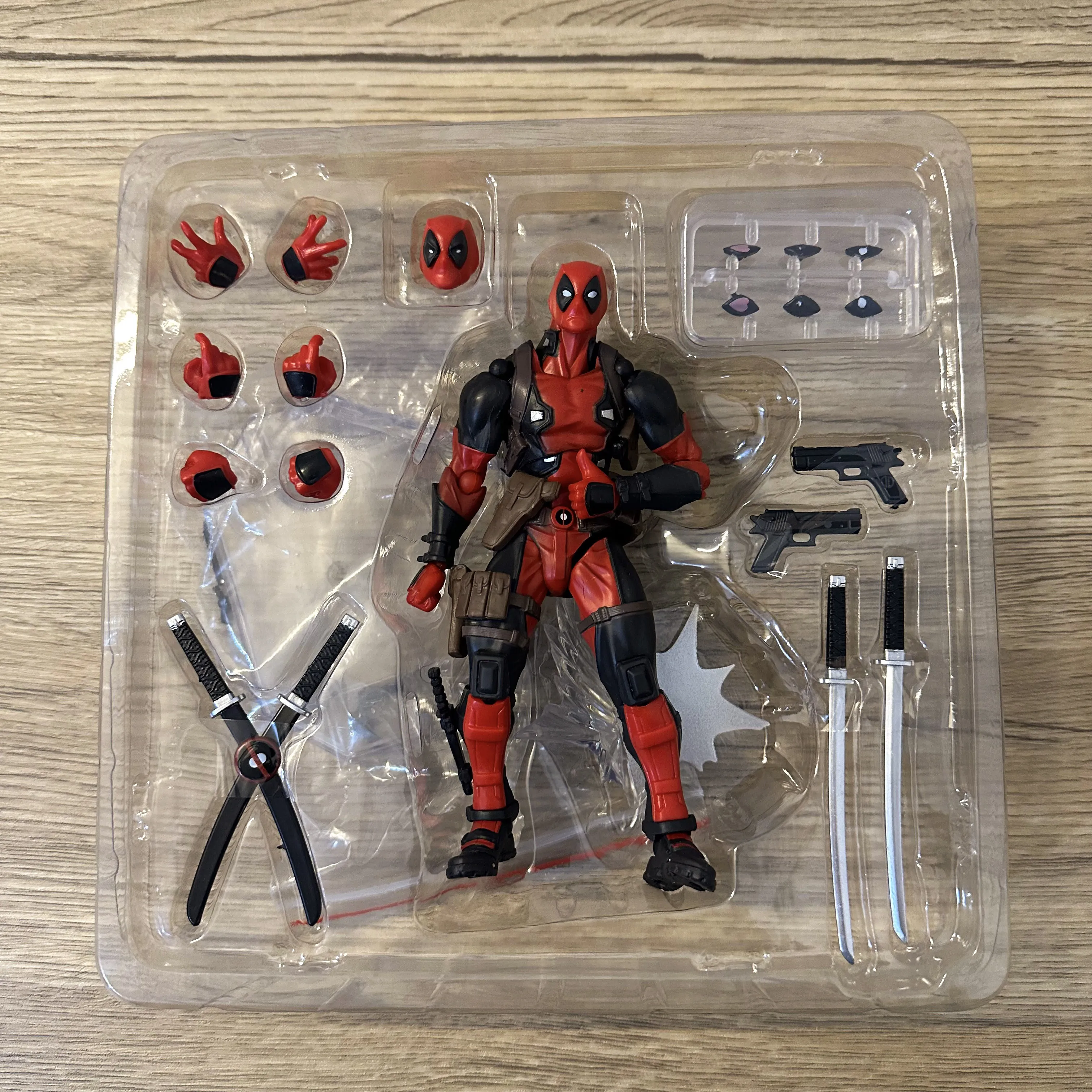 Avengers Model Toy Yamaguchi Style Deadpool Joint Movable and Face Interchangeable X-Men Multi Accessory Figurine Ornament
Avengers Model Toy Yamaguchi Style Deadpool Joint Movable and Face Interchangeable X-Men Multi Accessory Figurine Ornament