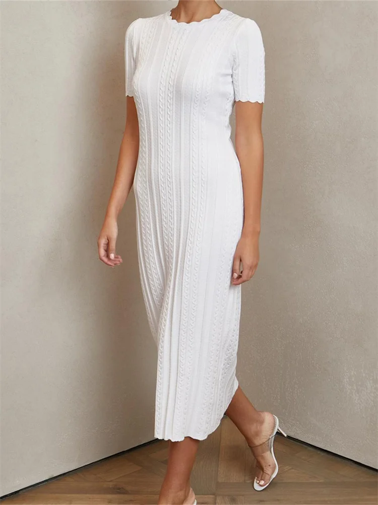 Платье-миди женское летнее с коротким рукавом и круглым вырезом
Платье-миди женское летнее с коротким рукавом и круглым вырезом