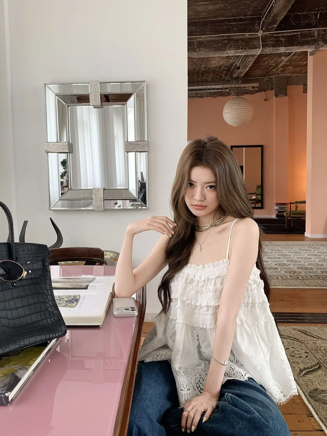 Elegant Lace Splice Strapless Vest Women's Summer Slimming Loose Sleeveless Top Korean Style Straight Cut Silk Fabric
Elegant Lace Splice Strapless Vest Women's Summer Slimming Loose Sleeveless Top Korean Style Straight Cut Silk Fabric