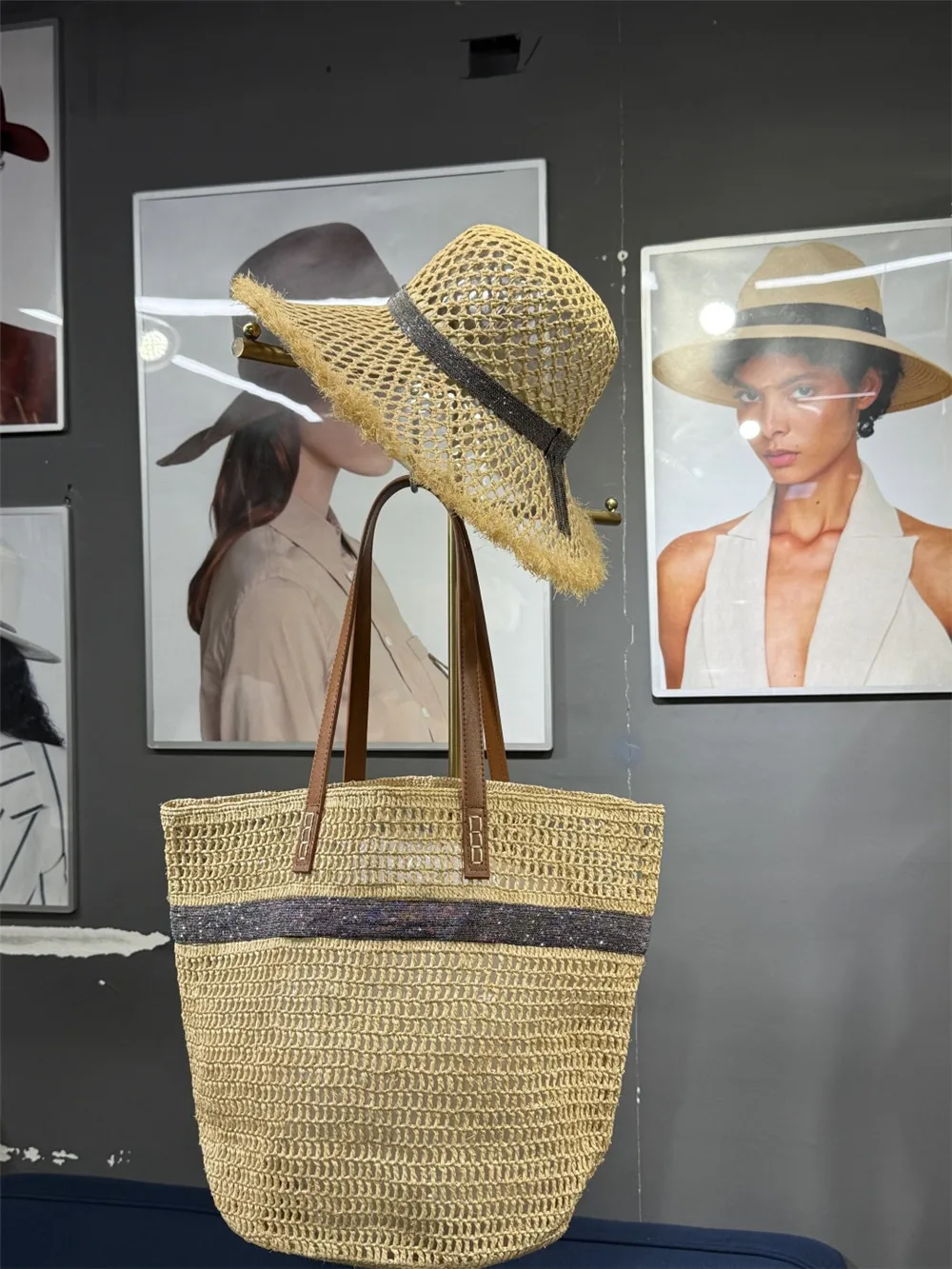 High Quality Women's Large Brim Sun Hat+ Large-Capacity Straw Woven Bag Summer Travel 2 Piece Set
High Quality Women's Large Brim Sun Hat+ Large-Capacity Straw Woven Bag Summer Travel 2 Piece Set