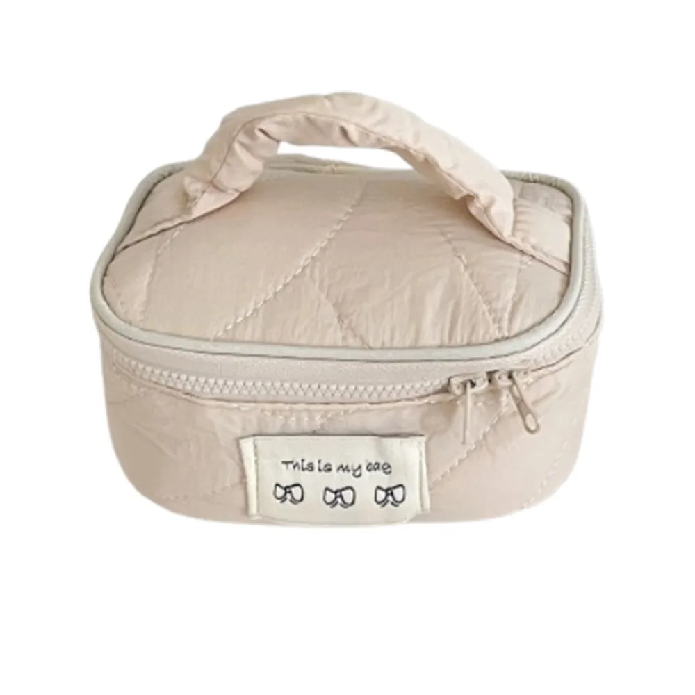Fashion Creative Cosmetics Storage Bag INS with Handle Handheld Makeup Bag Portable Large Capacity Cosmetic Case Women
Fashion Creative Cosmetics Storage Bag INS with Handle Handheld Makeup Bag Portable Large Capacity Cosmetic Case Women