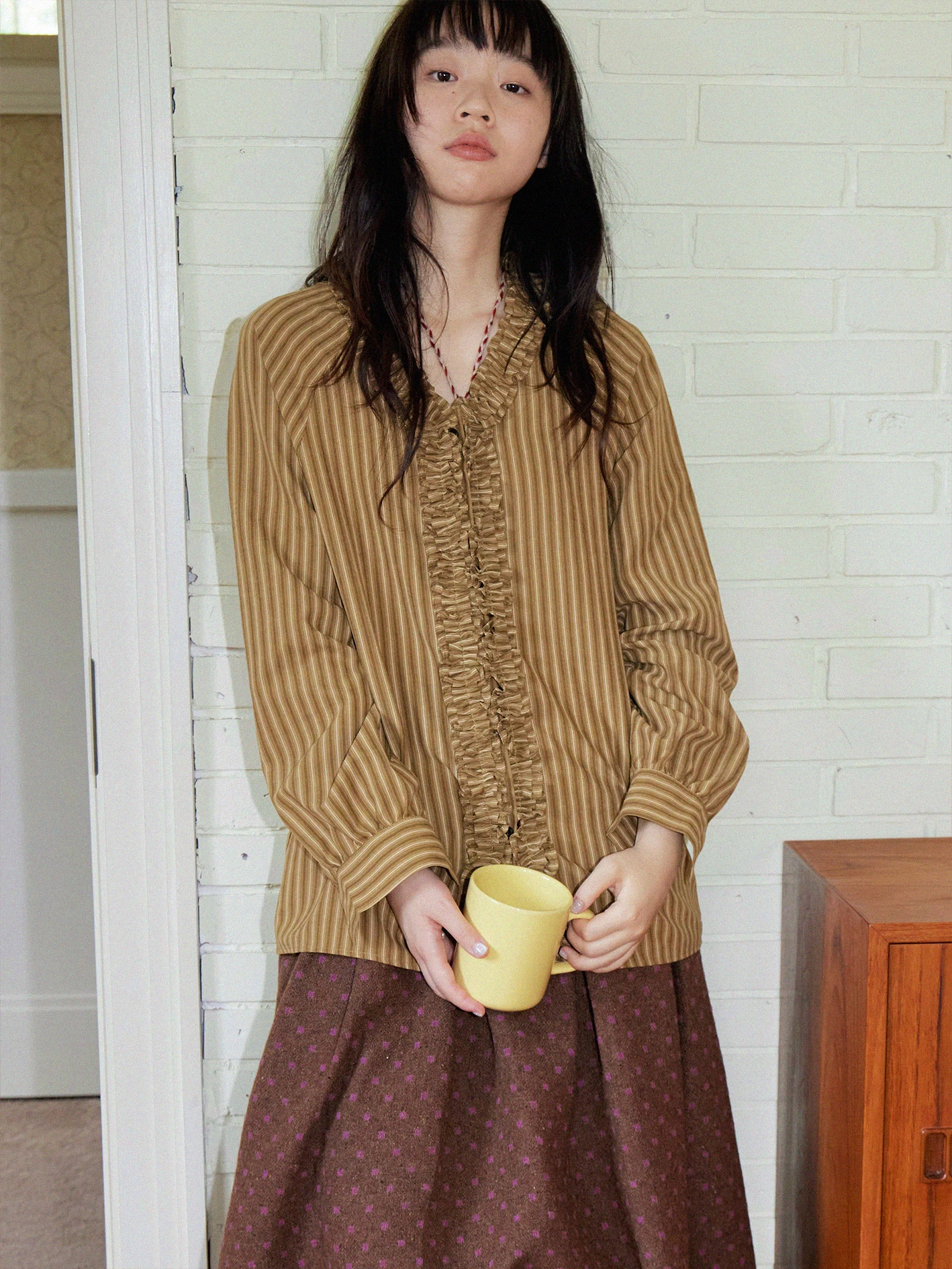 Свободный крой Long Sve V-Ne irt с кружевной отделкой и полосатым узором, повседневный женский костюм из смеси хлопка и полиэстера
Свободный крой Long Sve V-Ne irt с кружевной отделкой и полосатым узором, повседневный женский костюм из смеси хлопка и полиэстера