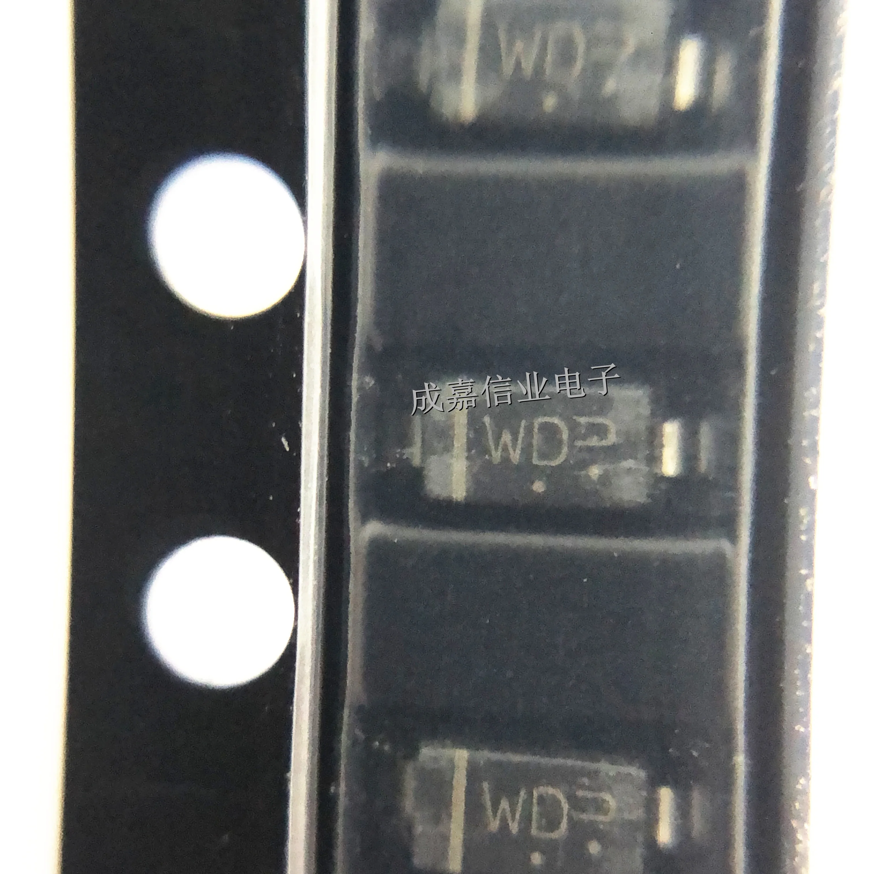 100 шт./лот LBZT52C8V2T1G SOD-123-2 МАРКИРОВКА; DW Стабилитроны для поверхностного монтажа 8,2 В Рабочая температура;-55C + 150C 
100 шт./лот LBZT52C8V2T1G SOD-123-2 МАРКИРОВКА; DW Стабилитроны для поверхностного монтажа 8,2 В Рабочая температура;-55C + 150C