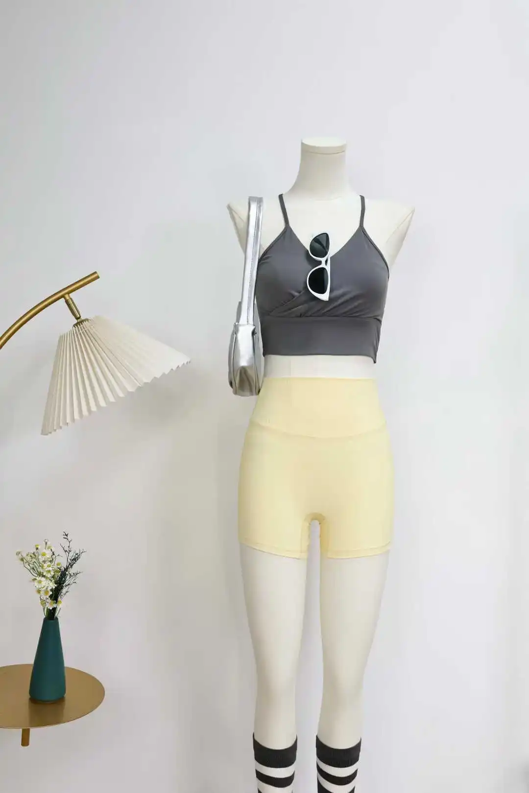 Summer Women Two Piece Gym Workout Set Female Bra Yoga Sets 2pcs Shorts Fitness Wear Women Quick-Dry Sports Bra Shorts Suits
Summer Women Two Piece Gym Workout Set Female Bra Yoga Sets 2pcs Shorts Fitness Wear Women Quick-Dry Sports Bra Shorts Suits